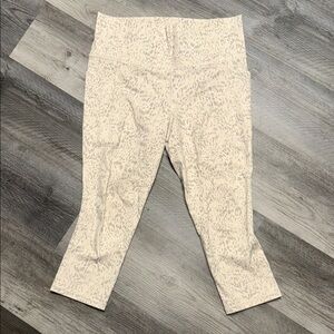 Athleta - Salutation Stash Pocket capri leggings tights pants bottoms yoga